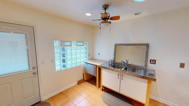 Building Photo - 802 N Juniper St