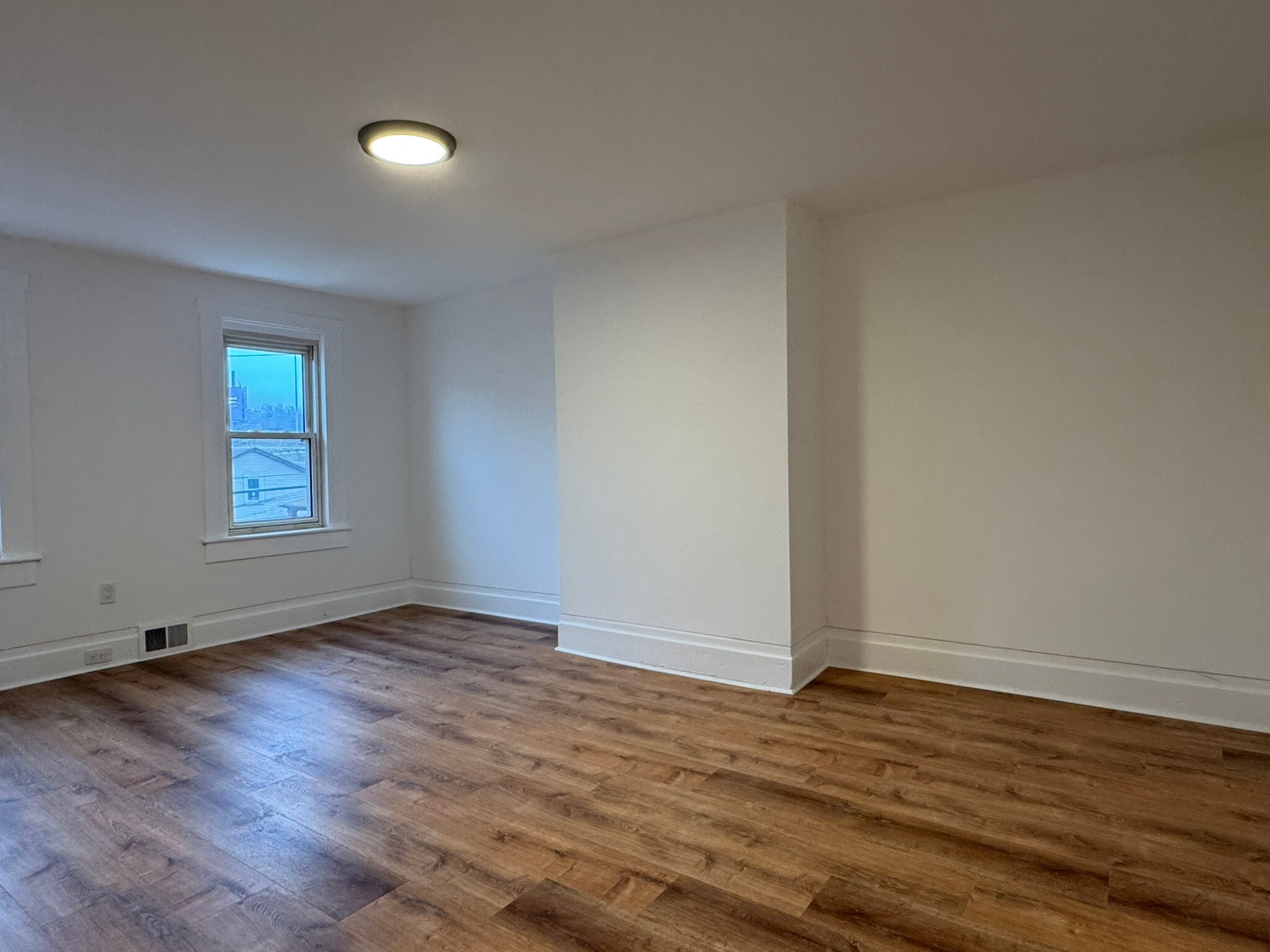 Building Photo - 16 Sycamore St