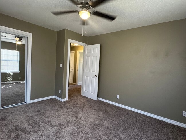 Building Photo - 3109 NW Liberty- AVAILABLE NOW!