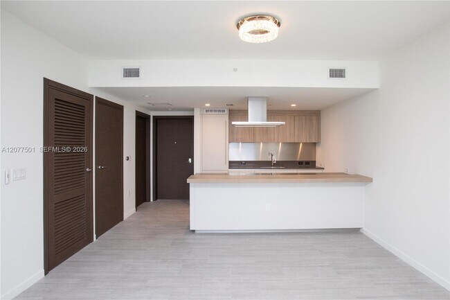 Building Photo - 1000 Brickell Plaza