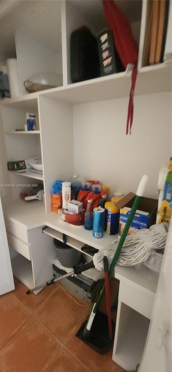 Building Photo - 1985 S Ocean Dr