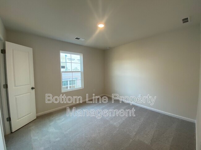 Building Photo - 1472 Forkhorn Dr