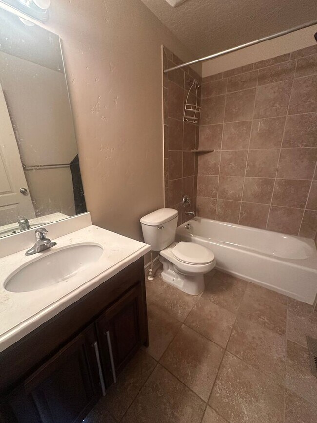 Building Photo - Beautiful South Jordan Home!!!