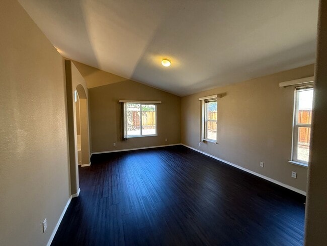 Building Photo - Single Story 4-bedroom home in Sylvan Scho...