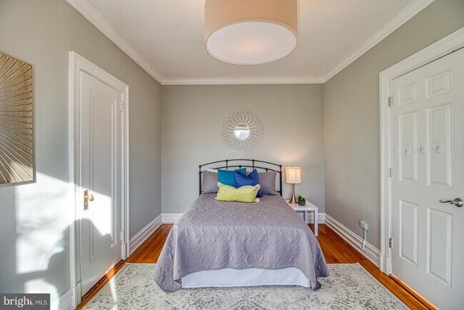 Building Photo - 2456 20th St NW