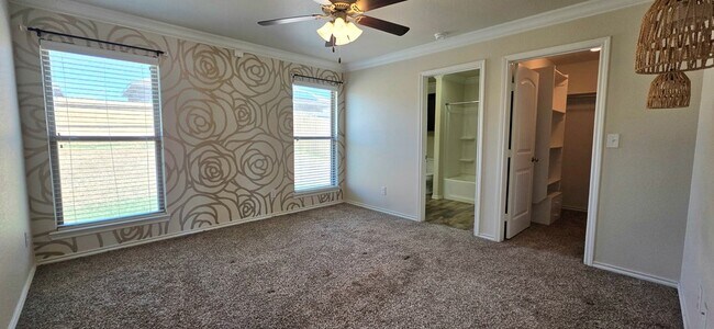 Building Photo - 1025 Pine Leaf Pl