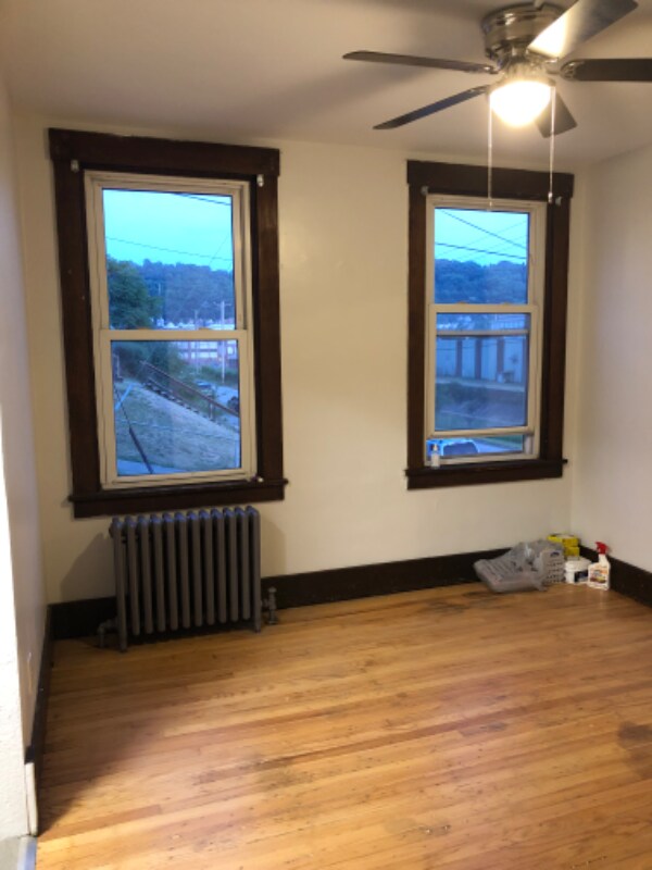 Building Photo - 700 Airbrake Ave