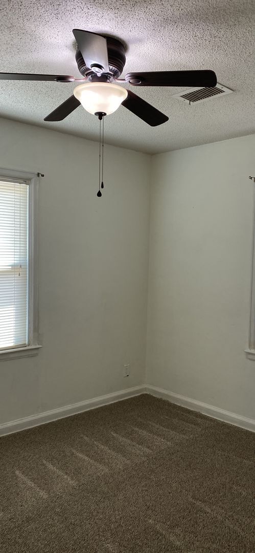 Building Photo - 404 E Hopi St