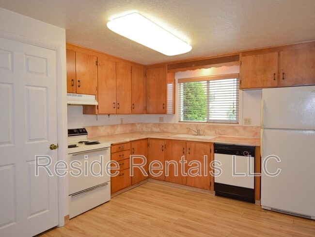 Building Photo - 146 W 1000 N