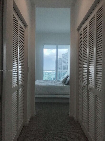 Building Photo - 951 Brickell Ave