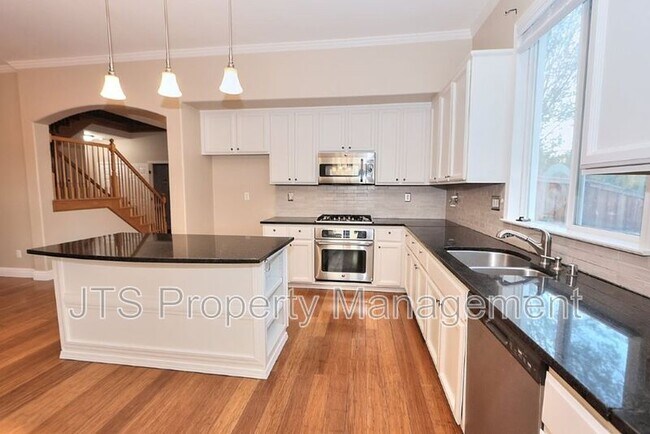Building Photo - 2040 San Esteban Cir