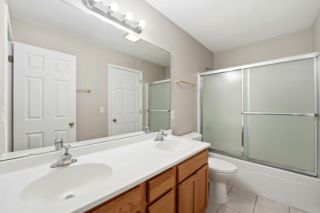 Building Photo - 1275 Penny Ln