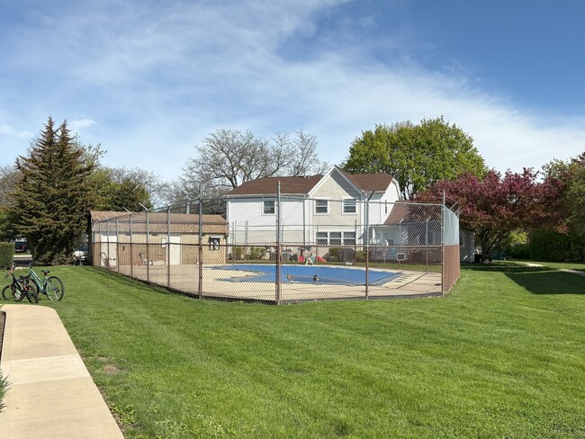 Building Photo - 1216 Inverrary Ln