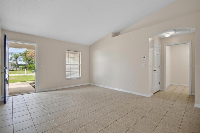 Building Photo - 83 Lynbrook Dr
