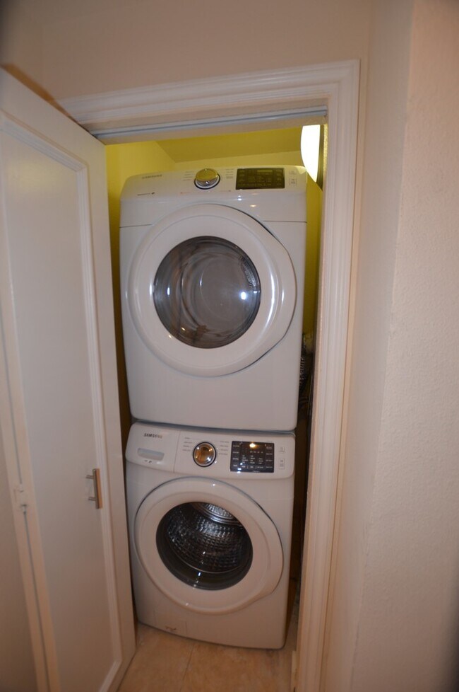 Building Photo - Meridian Unfurnished 1 Bed | 1 Bath Luxury...