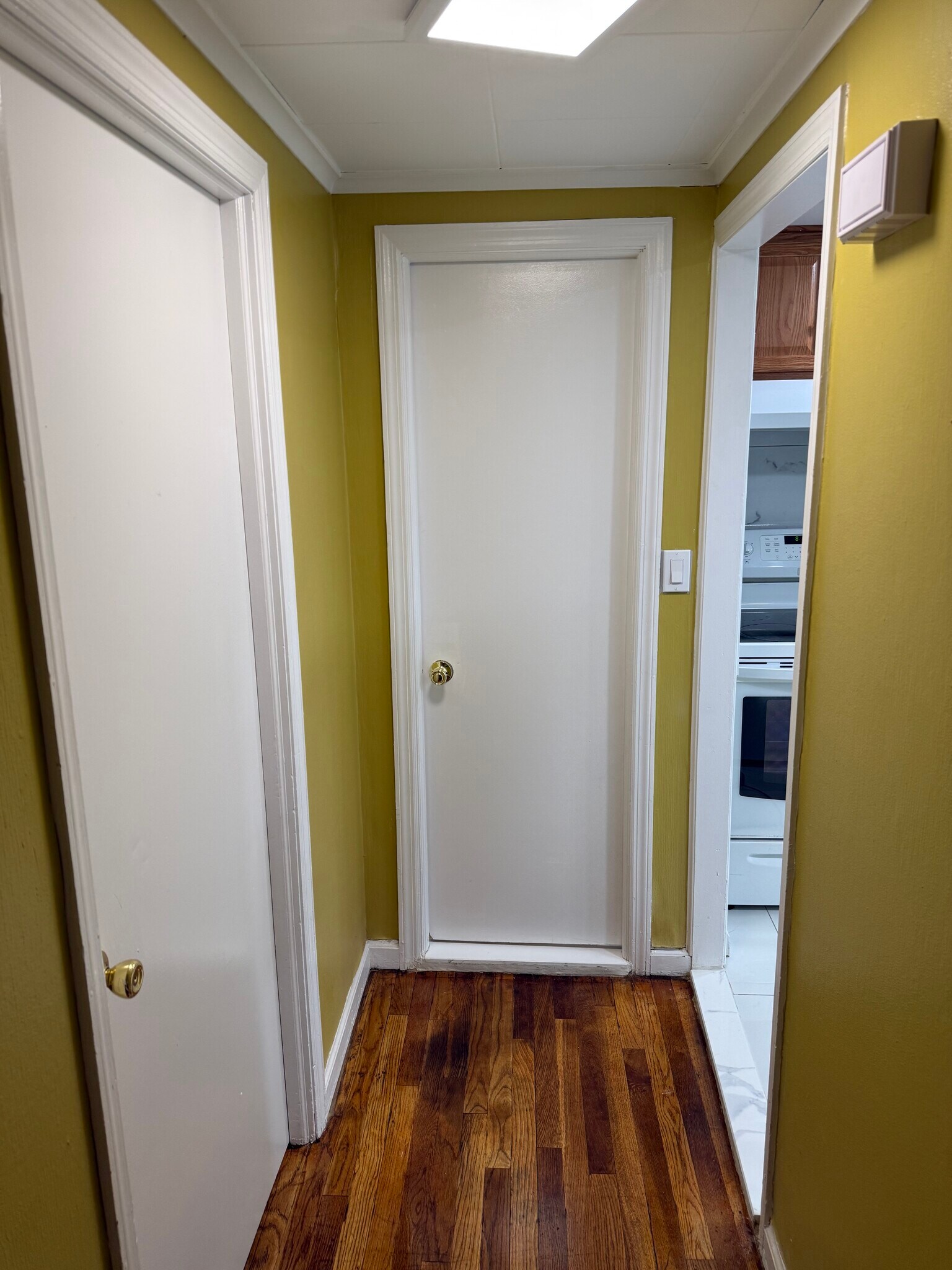 Building Photo - 214 Columbia St