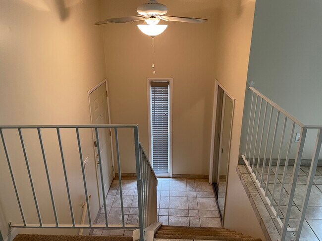 Building Photo - 9519 Hartford Cir