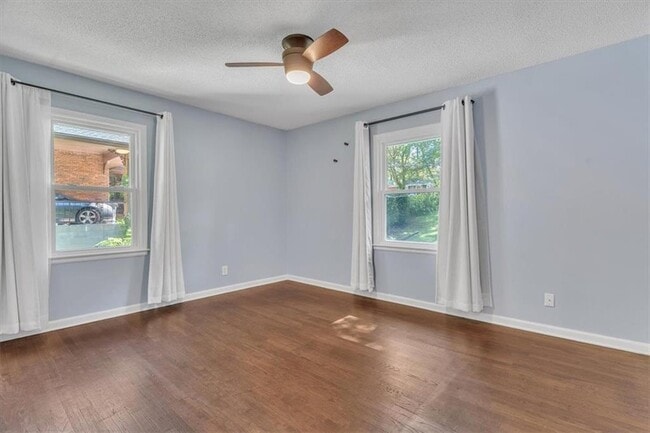 Building Photo - 2473 Harwood Dr