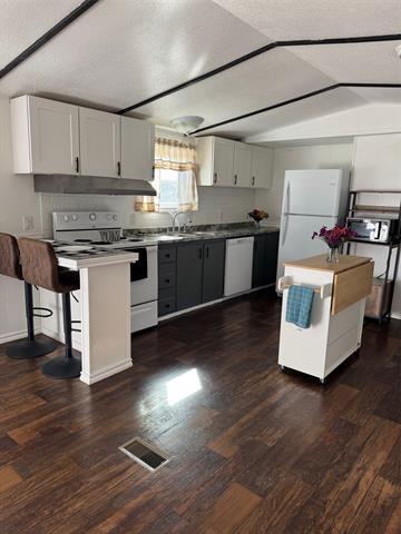 Building Photo - 3520 Gerry Dr