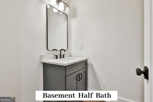 Building Photo - 940 Laurel Brooke Ave