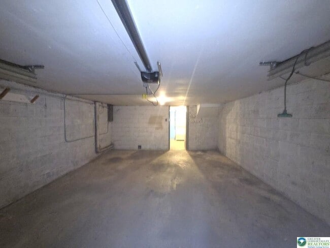 Building Photo - 1749 Schoenersville Rd