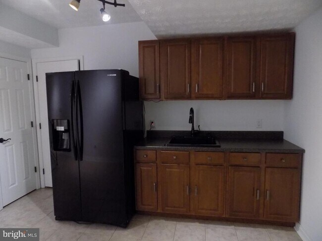 Building Photo - 313 Glenville Rd