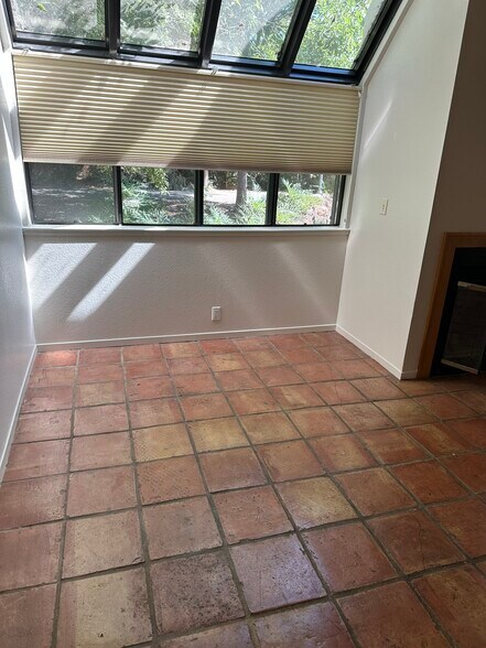 Building Photo - 909 Alvarado Ave