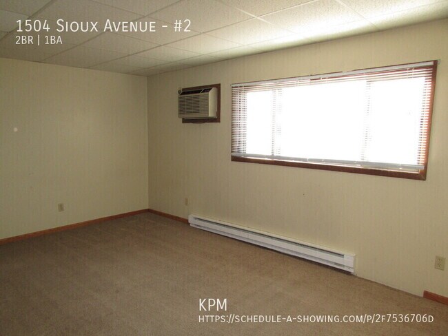 Building Photo - 1504 Sioux Ave