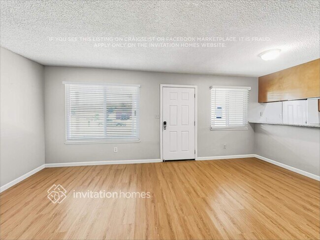 Building Photo - 1658 Ashwood Dr