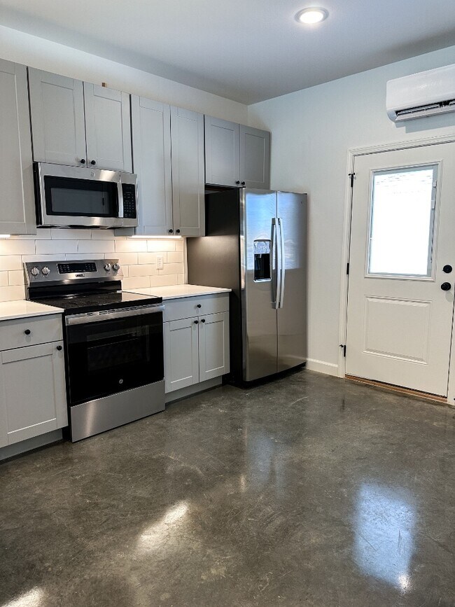 Building Photo - 1604 Crosswood Ct