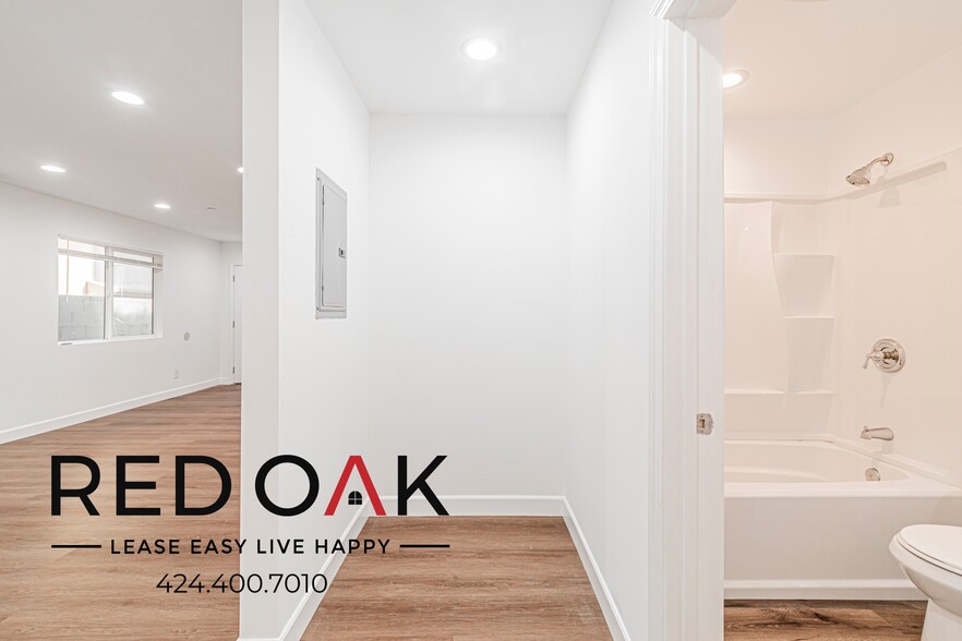 Building Photo - 651 W 92nd St