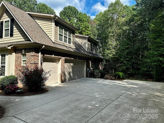 Building Photo - 4642 Gold Finch Drive