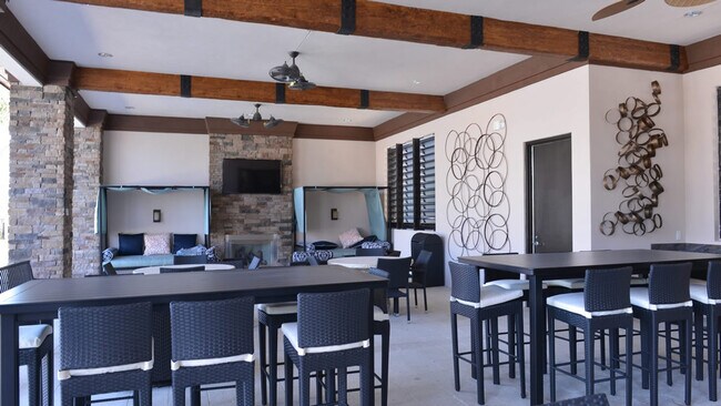 Building Photo - 4079 Oak Tree Dr