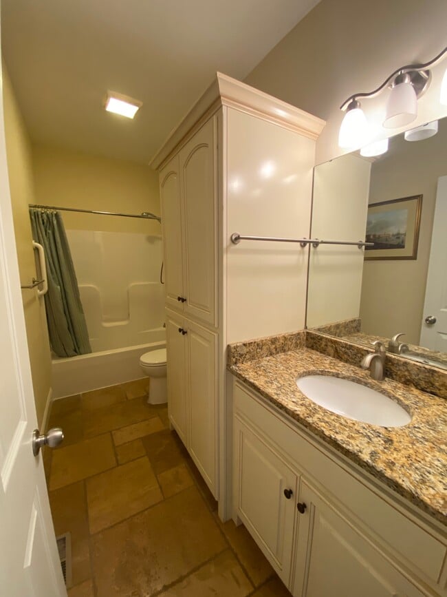 Building Photo - 149 Bowen Farm Rd