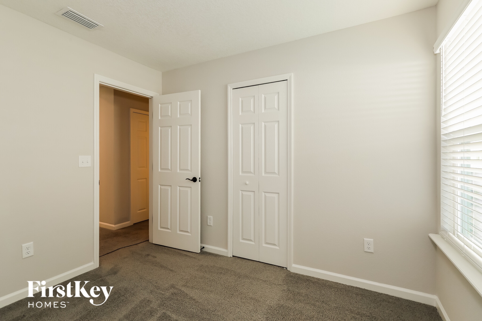 Building Photo - 84 Vicksburg Dr