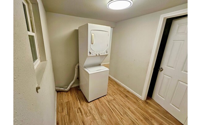 Building Photo - 511 Locust St