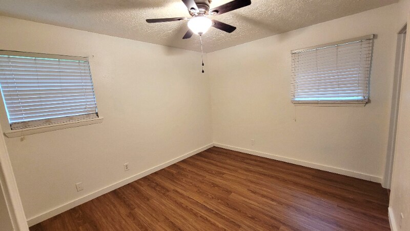 Building Photo - 2100 Hill Top Ct