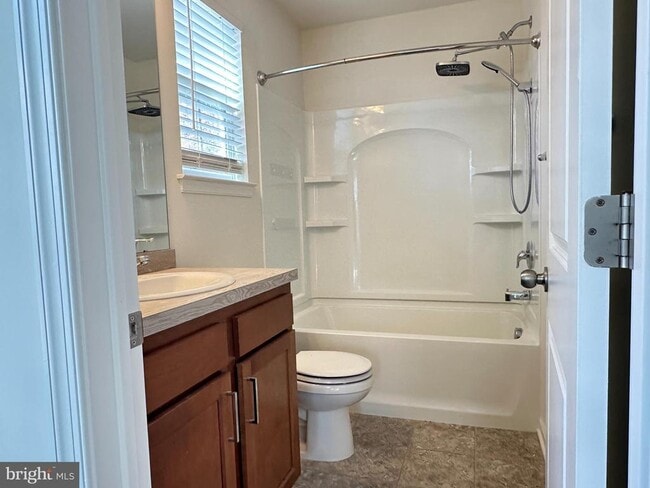 Building Photo - 377 Minck Ave