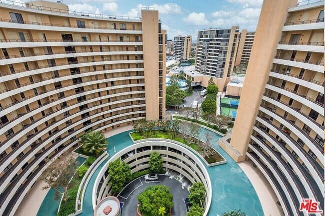 Building Photo - 4335 Marina City Dr