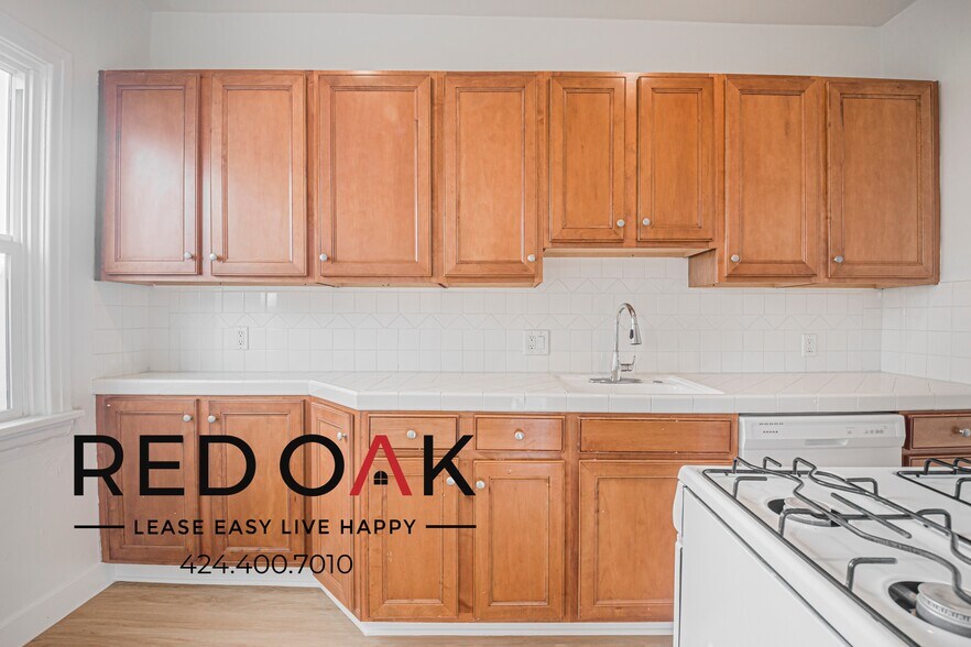 Building Photo - 1818 Whitley Ave