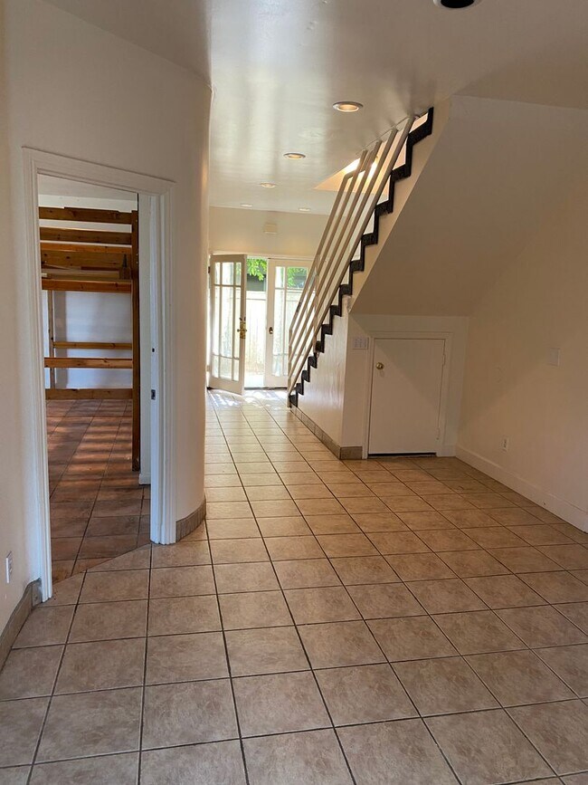 Building Photo - 6557 Del Playa Dr