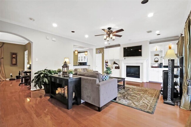 Building Photo - 7147 Windwater Pkwy S