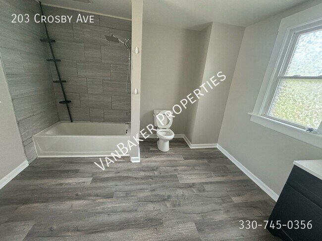 Building Photo - 203 Crosby St