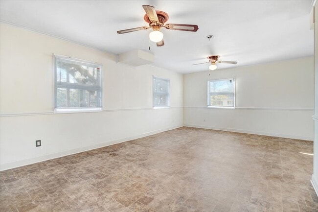 Building Photo - 514 Forest Hill Dr