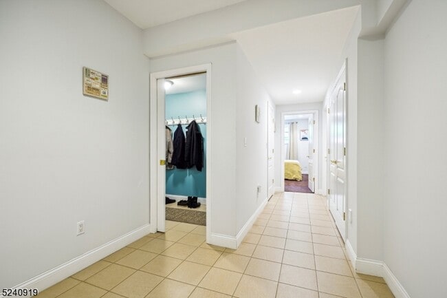 Building Photo - 22 Forest Hill Dr