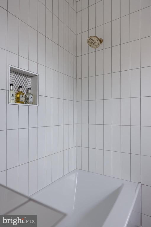 Building Photo - 136 E Harrisburg Ave