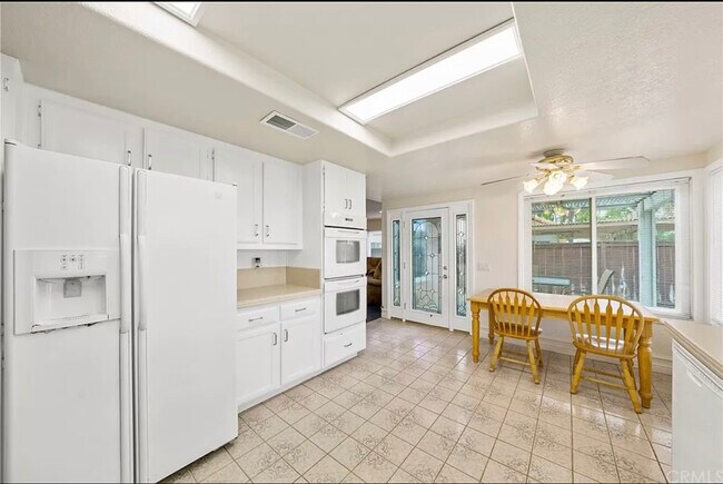 Building Photo - 40095 Festival Rd