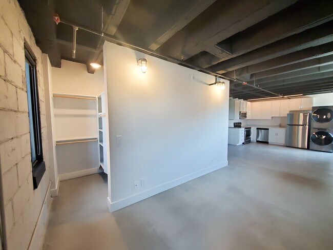 Building Photo - Dahlman Flats - Lovely Studio near Little Italy in a Historic Building!