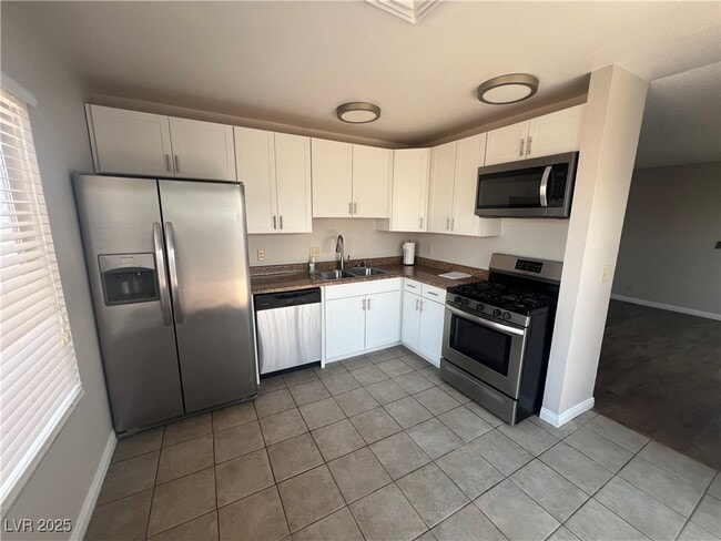 Building Photo - 6976 Mountain Meadow Ln