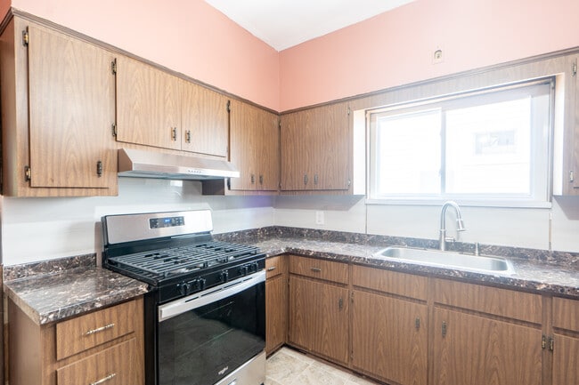 Primary Photo - 107 Boyden Ave